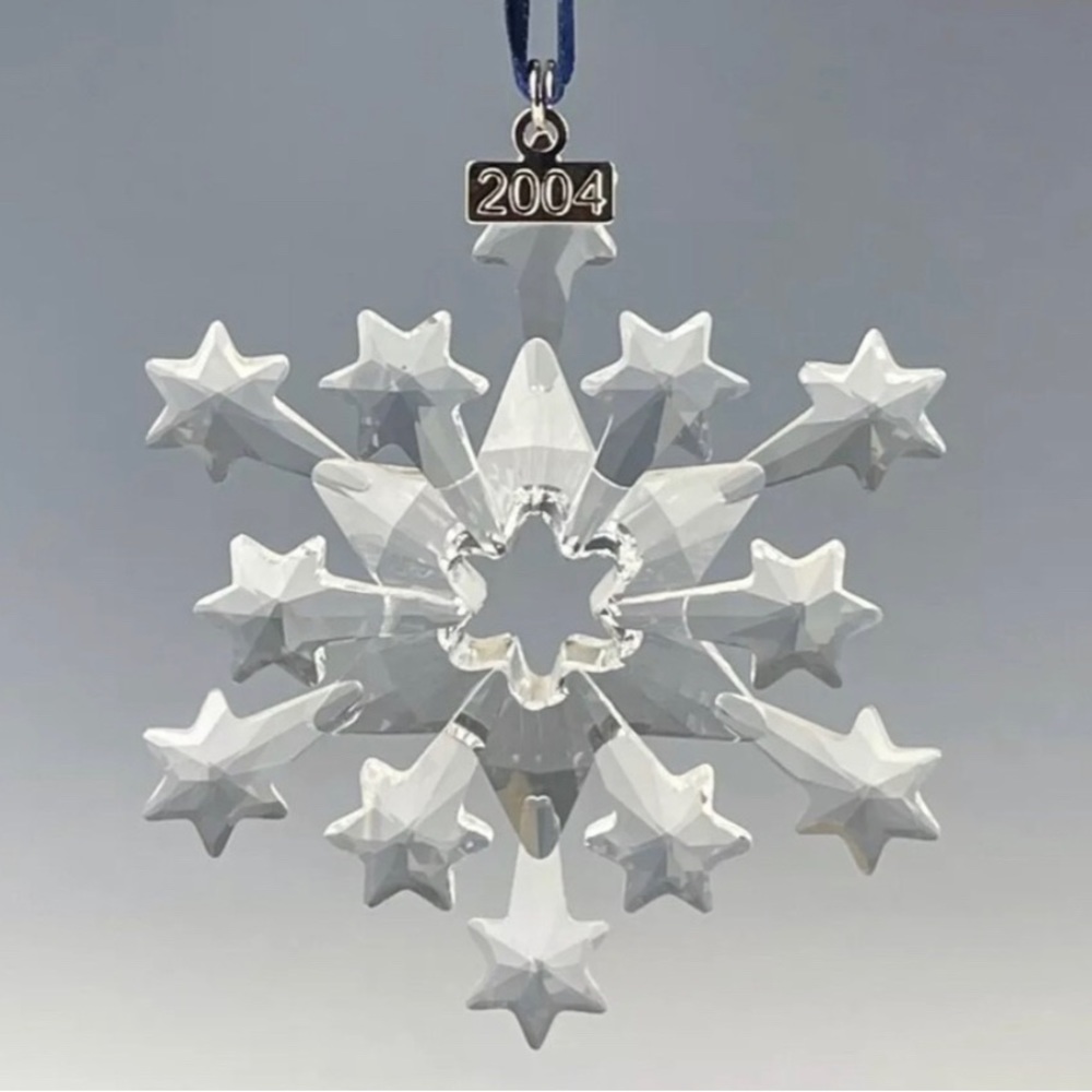 Swarovski crystal 2004 annual Christmas snowflake ornament with box & COA
